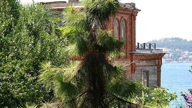 Lev Troçki’nin Evi Satılık