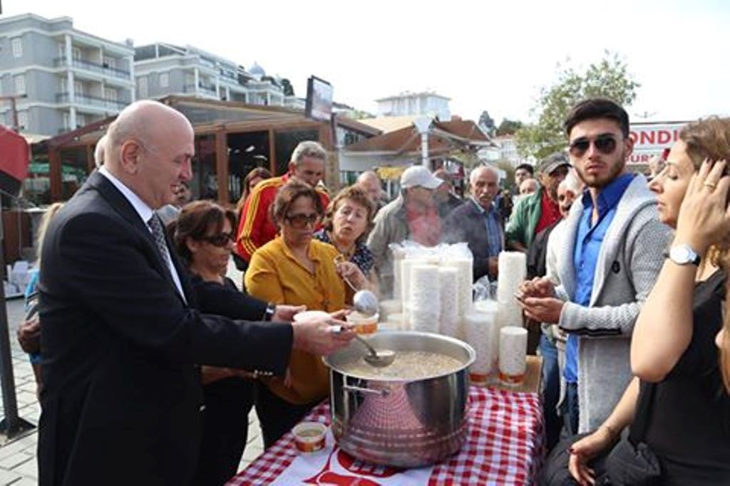 Adalar Belediyesi aşure günü