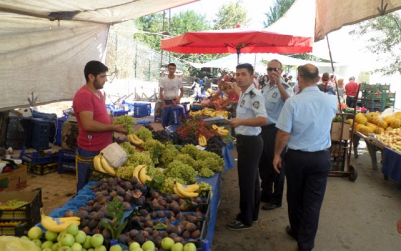 Adalar Zabıtası ve Polisi Pazar Yerlerini Denetlemeye Başladı