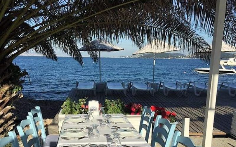 Kınalıada’nın Gözde Mekanları: Teos Beach & Restaurant